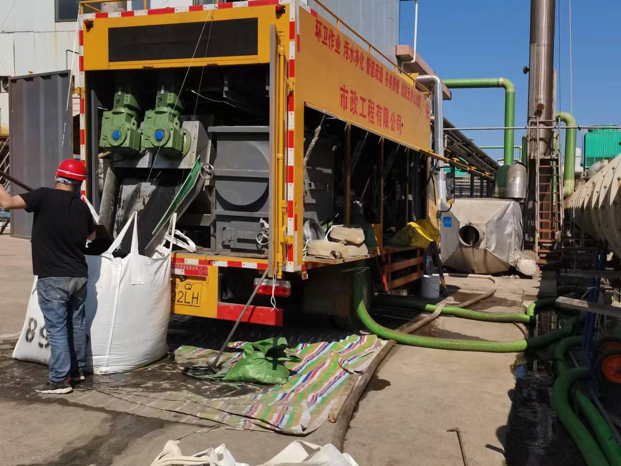 房县淤泥压干处理